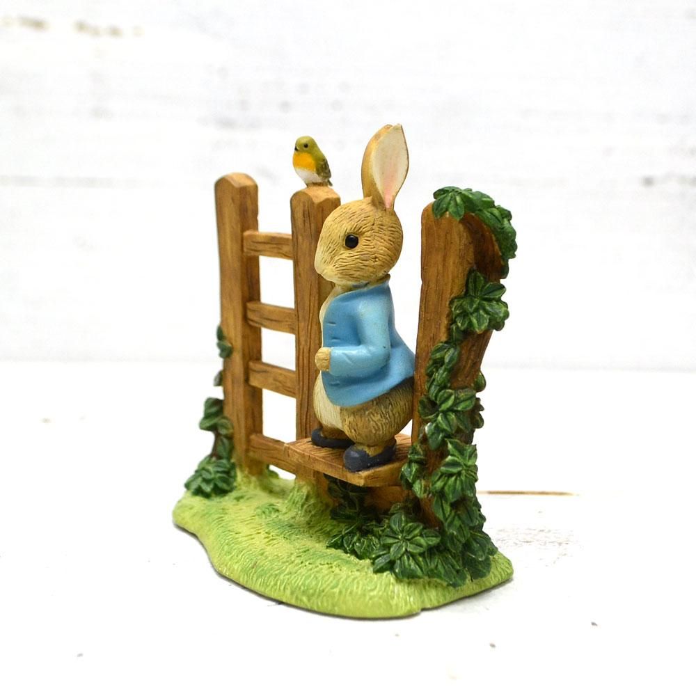 Enesco BP フィギュア(PETER RABBIT(TM) ON STILE FIGURINE)