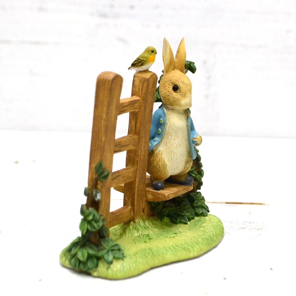 Enesco BP フィギュア(PETER RABBIT(TM) ON STILE FIGURINE)