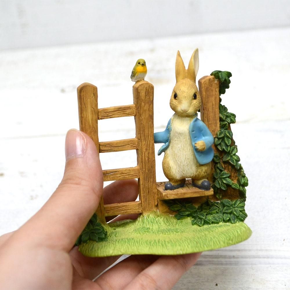 Enesco BP フィギュア(PETER RABBIT(TM) ON STILE FIGURINE)