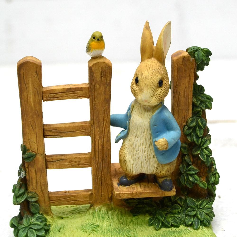 Enesco BP フィギュア(PETER RABBIT(TM) ON STILE FIGURINE)