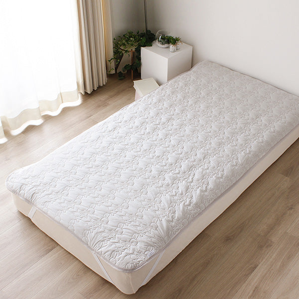 敷パッドS リバーシブル（ラディッシュ）