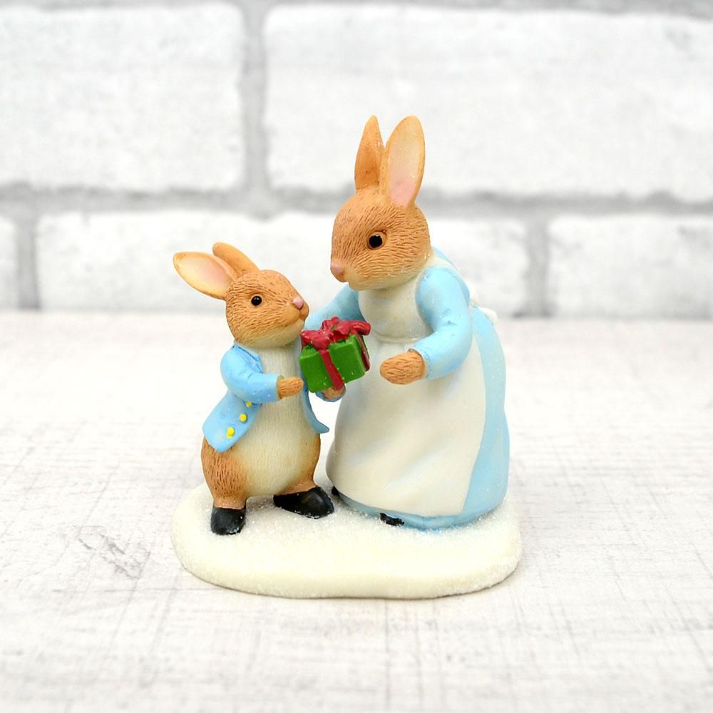 Mrs. Rabbit Passing Peter Rabbit aesent Figurine